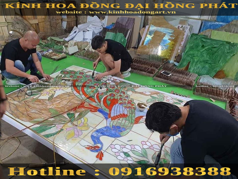 Khám Phá Vẻ Đẹp Vĩnh Cửu Của Kính Màu Nghệ Thuật: Hướng Dẫn Từ Chuyên Gia